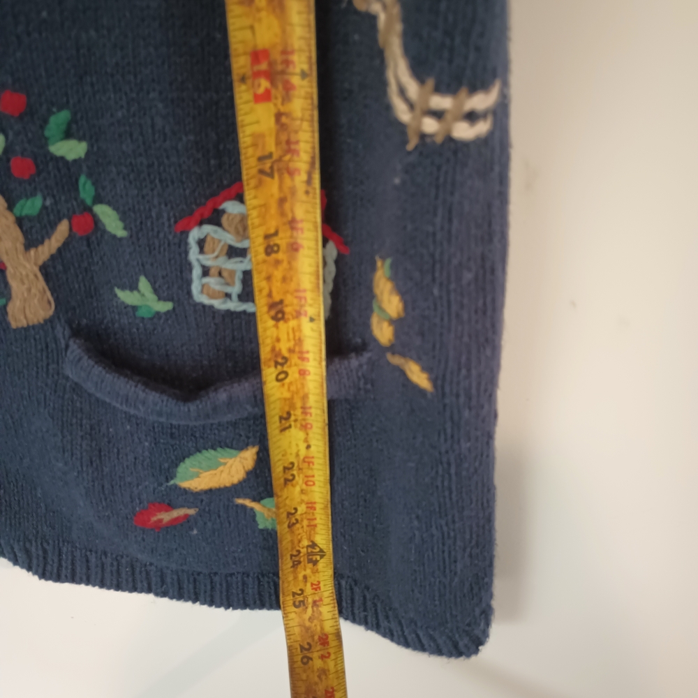 Capacity Women's Navy Farm Scene Knit Vest - Picture 4 of 6